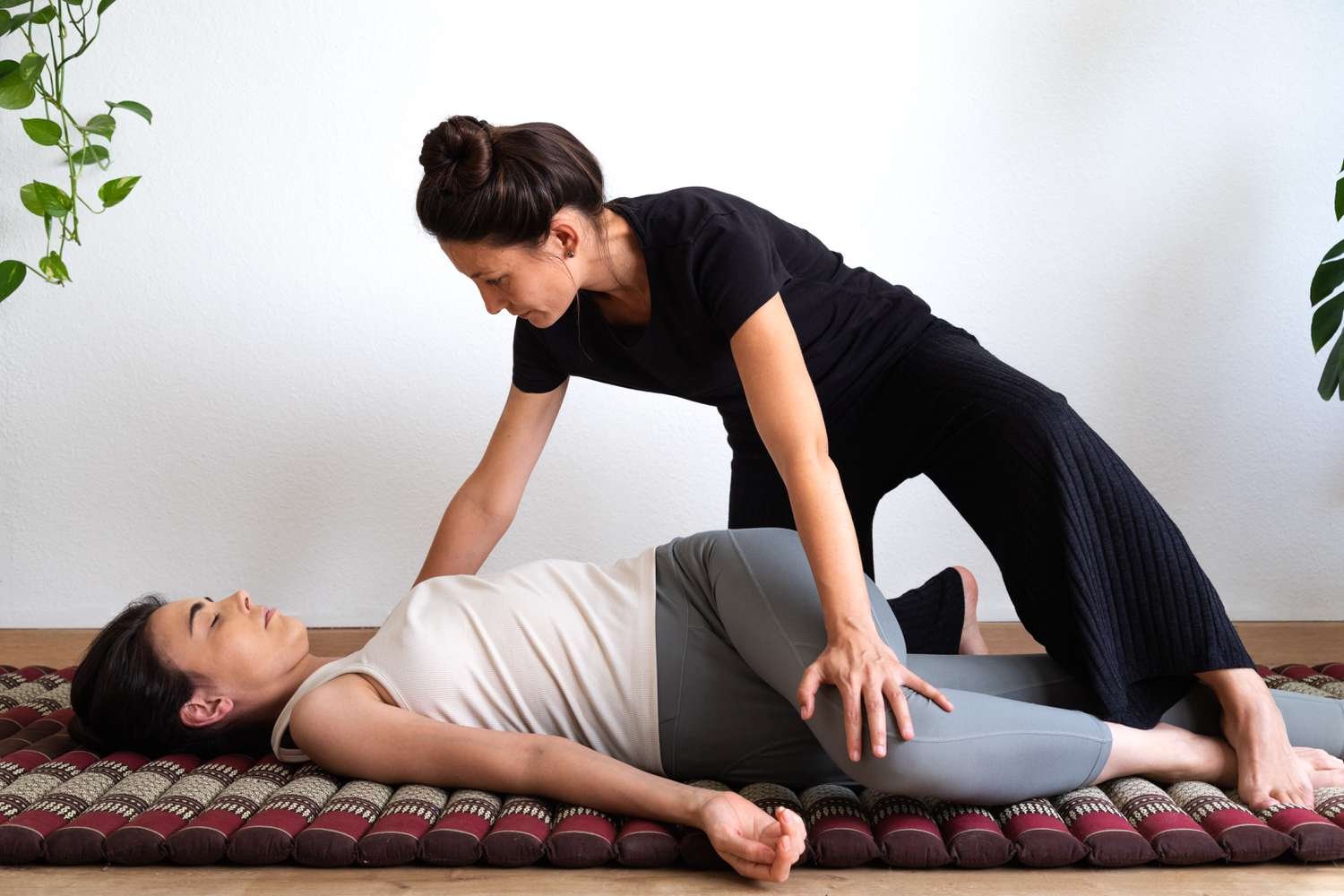 Thai massage assisted stretching