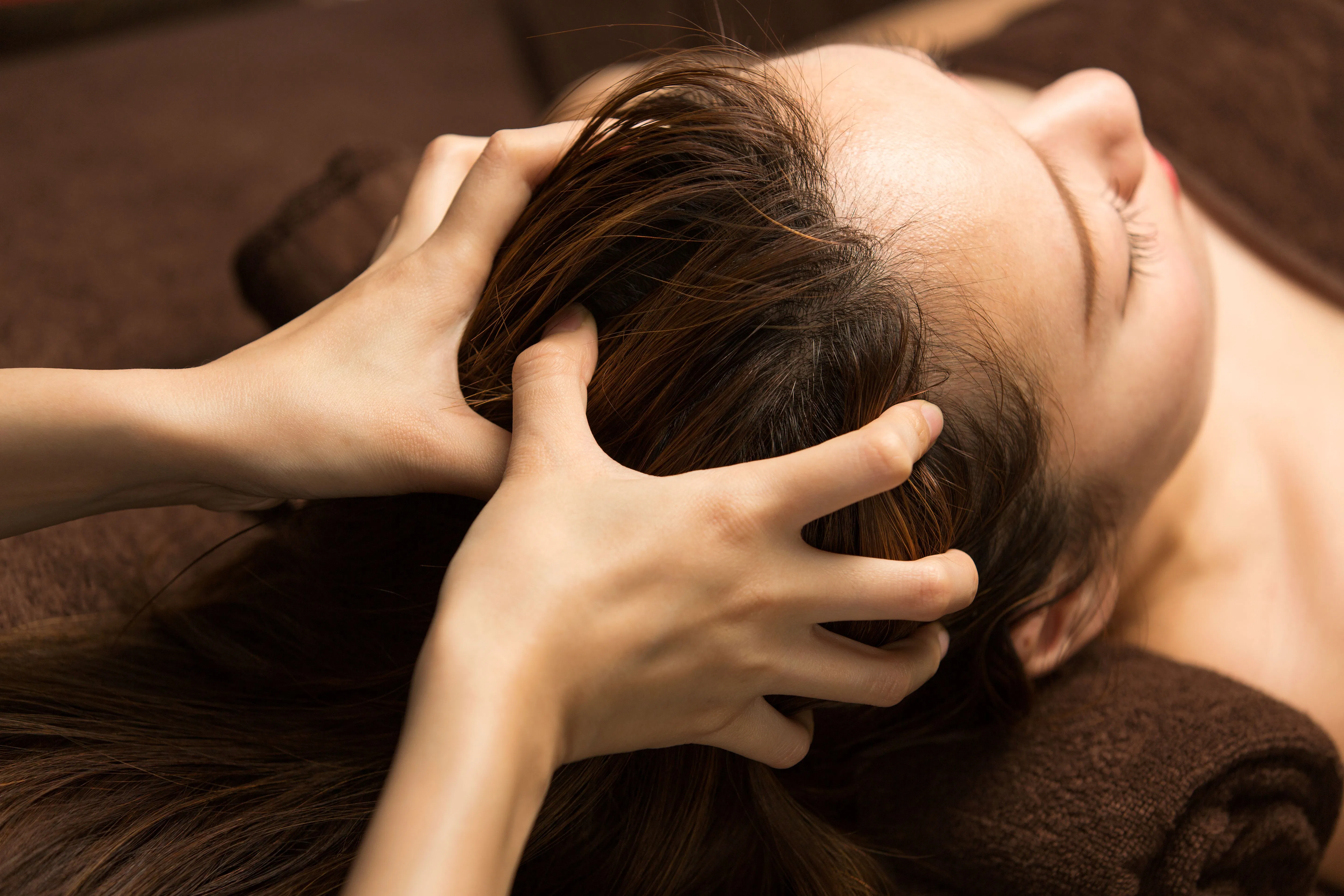 Relaxing head and scalp massage